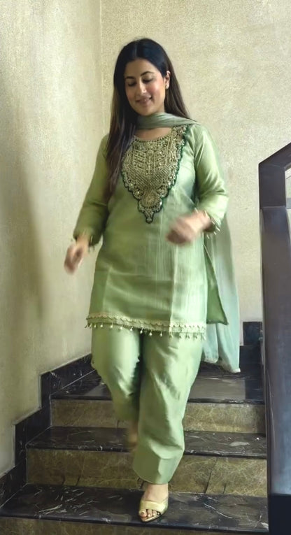 Designer Festive & Party Wear Collection  Stylish Look